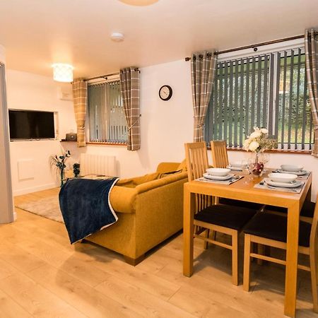 1 Bedroom Newton Apartment L Free Parking L Wigan Royal Infirmary L Haigh Hall L Central Location Exterior foto