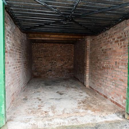 1 Bedroom Newton Apartment L Free Parking L Wigan Royal Infirmary L Haigh Hall L Central Location Exterior foto