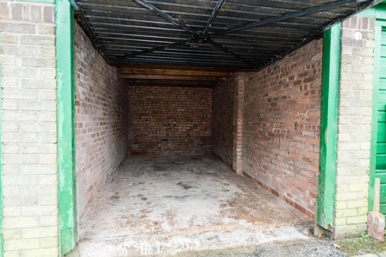 1 Bedroom Newton Apartment L Free Parking L Wigan Royal Infirmary L Haigh Hall L Central Location Exterior foto